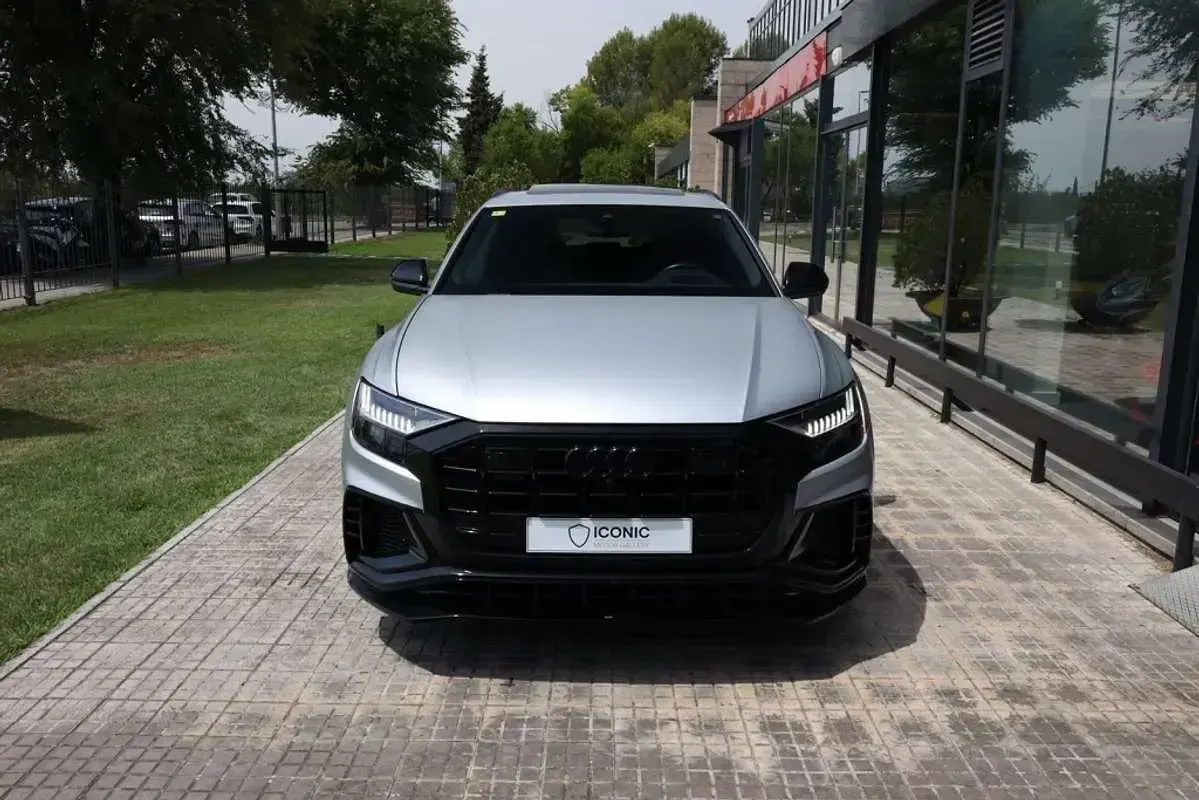 Usado Audi Q8 S-Line 340 CV (250 kW) 2020 Gris SUV