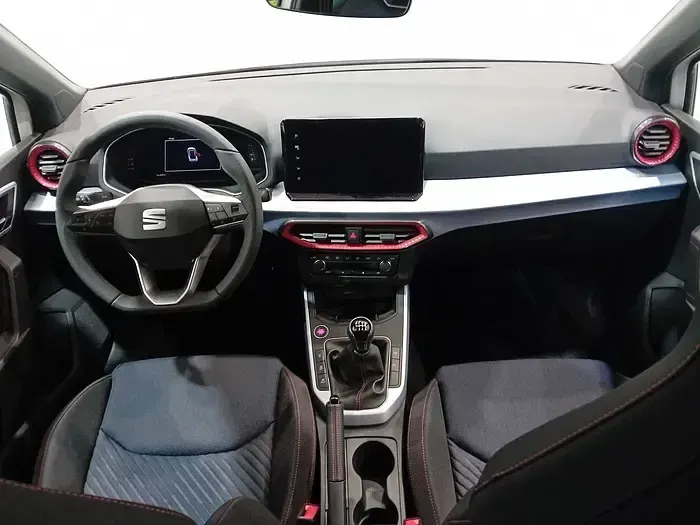 Usado Seat Arona FR 116 CV (85 kW) 2025 Blanco SUV
