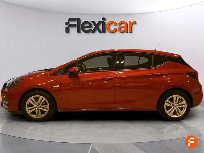 Usado Opel Astra Business Elegance 130 CV (95 kW) 2020 Rojo Berlina
