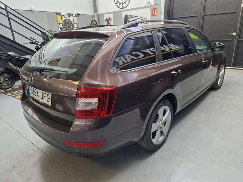 Occasion Skoda Octavia Elegance 105 PK (77 kW) 2015 Bruin Stationwagen