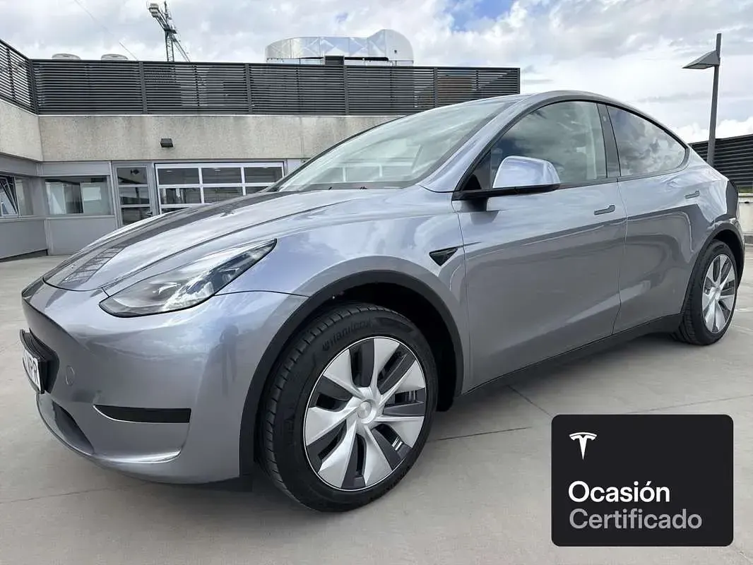 Usado Tesla Model Y RWD 150 kW (204 HP) 2024 Prateado SUV