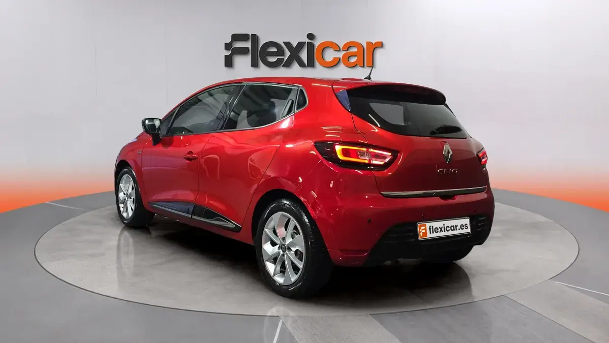Usado Renault Clio IV Zen 90 CV (66 kW) 2017 Rojo Berlina