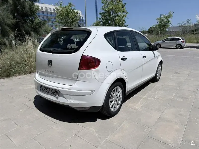 Usado Seat Altea Style 105 CV (77 kW) 2008 Blanco Monovolumen
