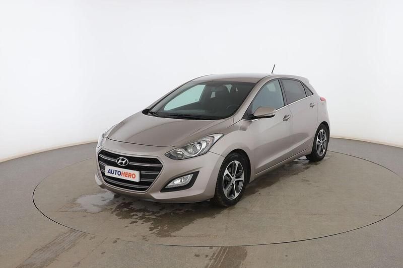 Usado Hyundai i30 GO! 100 CV (73 kW) 2016 Beige Utilitario