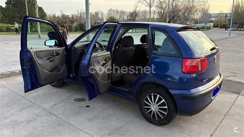 Brugt Seat Ibiza 60 HK (44 kW) 2001 Blå Hatchback