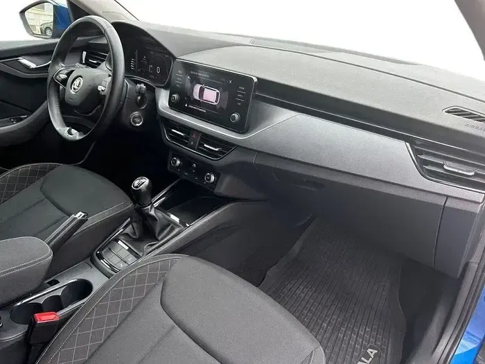 Usado Skoda Scala 110 CV (80 kW) 2022 Azul Utilitario
