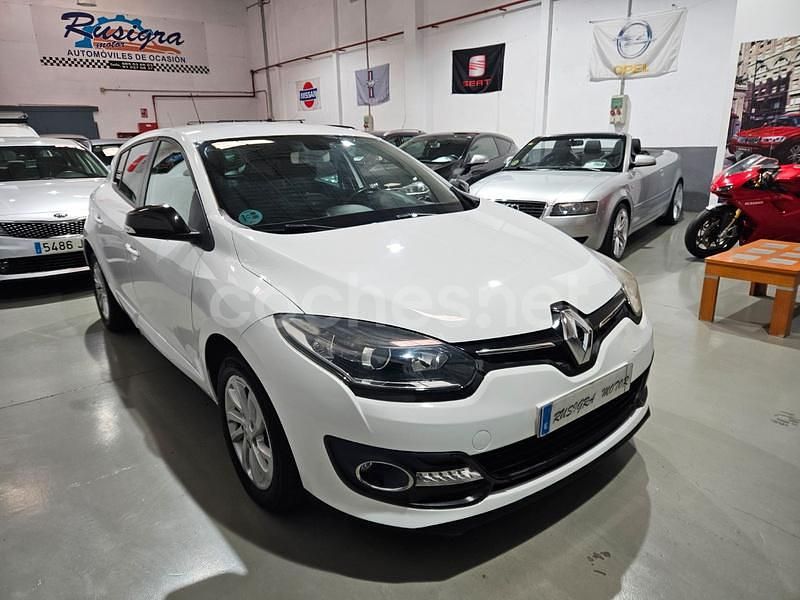 Blanco Usado 2015 Renault Mégane LIMITED Berlina | 7990 € - Imagen 1/4