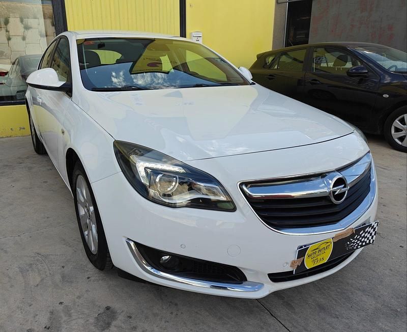 Usado Opel Insignia Business 120 CV (88 kW) 2017 Blanco Berlina