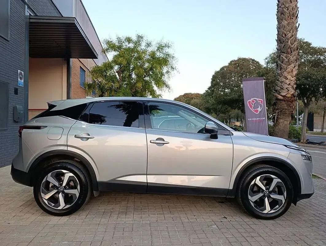 Usado Nissan Qashqai N-Connecta 140 CV (102 kW) 2024 Gris / plata SUV