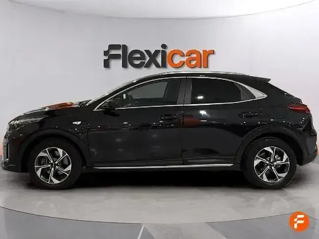 Usado Kia XCeed 100 CV (73 kW) 2024 Negro SUV