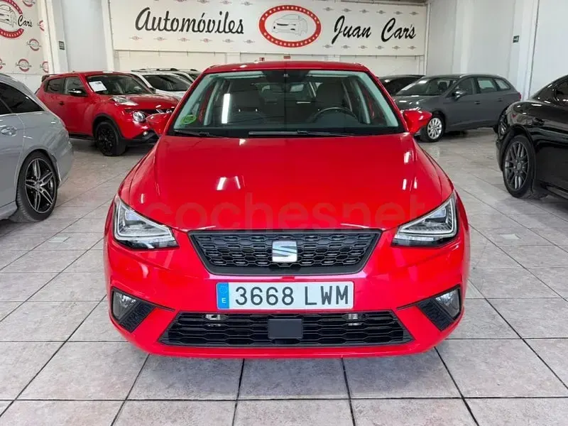 Usado Seat Ibiza Style 110 CV (80 kW) 2022 Rojo Utilitario