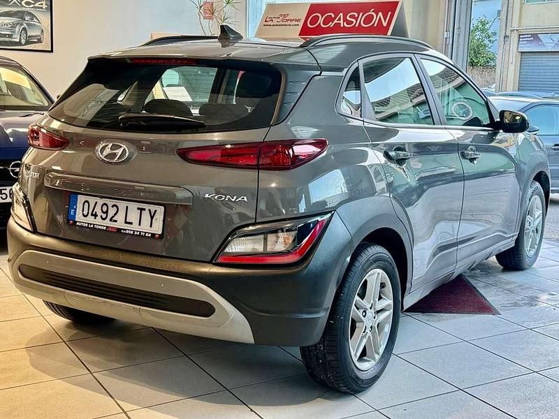 Usado Hyundai Kona 120 CV (88 kW) 2021 Gris SUV