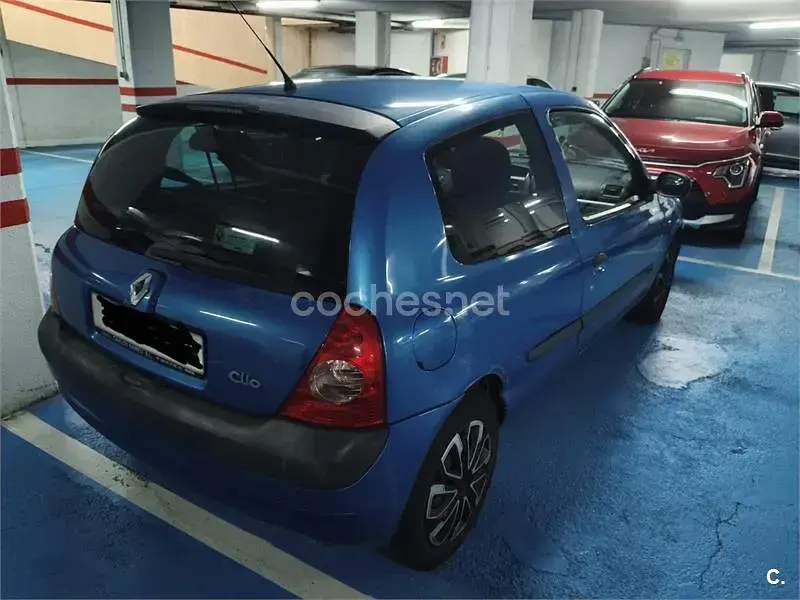 Usado Renault Clio Dynamique 75 CV (55 kW) 2001 Azul Berlina