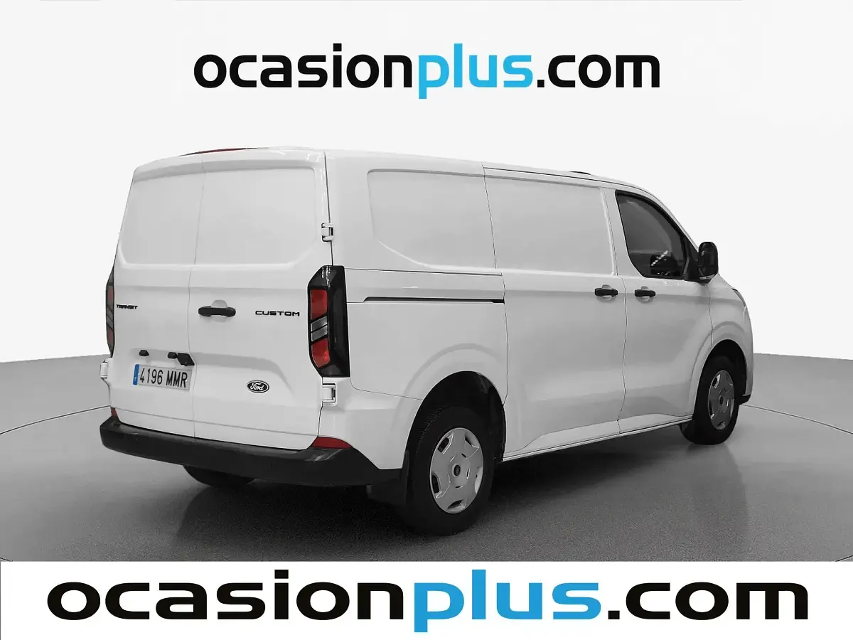Usado Ford 300 Trend 136 CV (100 kW) 2024 Blanco Familiar