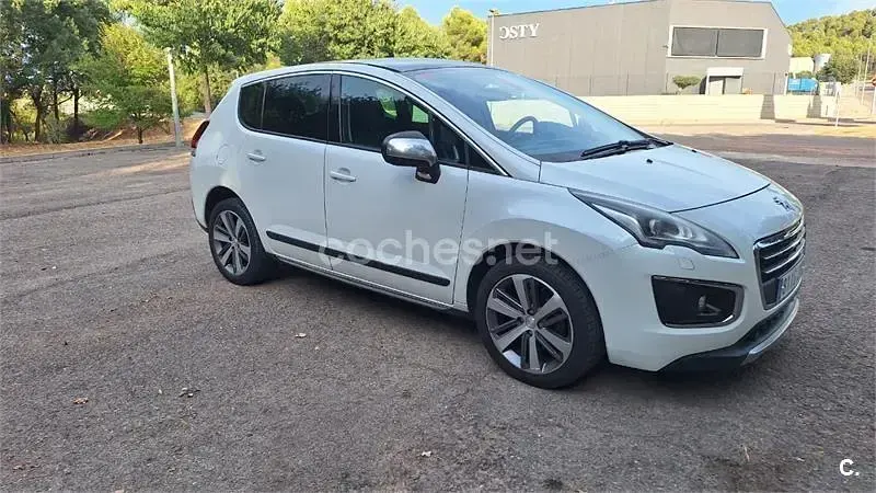 Usado Peugeot 3008 Allure 150 CV (110 kW) 2016 Blanco Berlina