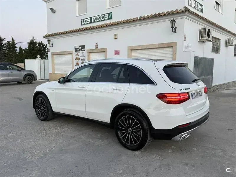 Usado Mercedes GLC220 AMG line 170 CV (125 kW) 2016 Blanco SUV