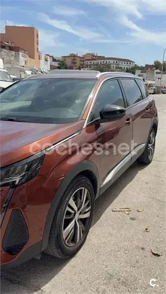 Usado Peugeot 5008 Style 130 CV (95 kW) 2022 Naranja SUV