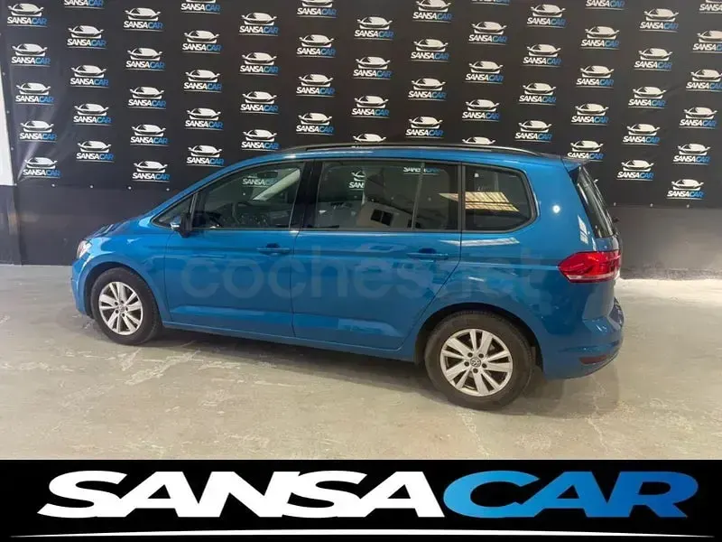 Usado VW Touran Business 115 CV (84 kW) 2020 Azul Monovolumen