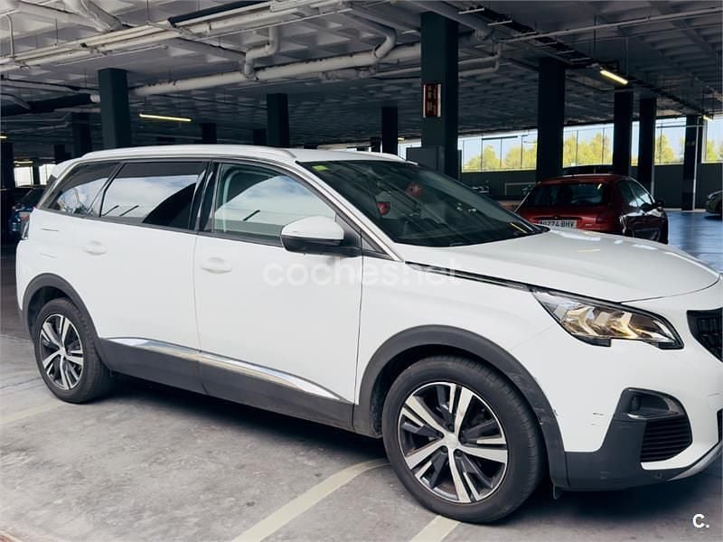 Usado Peugeot 5008 Allure 130 CV (95 kW) 2020 Blanco SUV