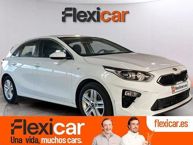 Blanco Usado 2024 Kia Ceed Utilitario | 15.990 € (Precio justo) - Imagen 1/4