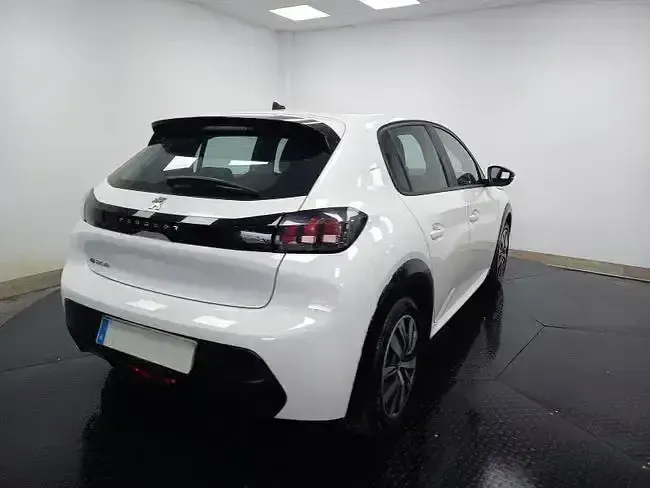 Usado Peugeot e-208 Active 100 kW (136 HP) 2022 Branco Citadino