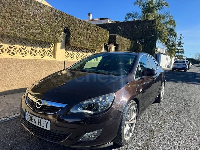 Usado Opel Astra Selective 165 CV (121 kW) 2014 Marrón Berlina