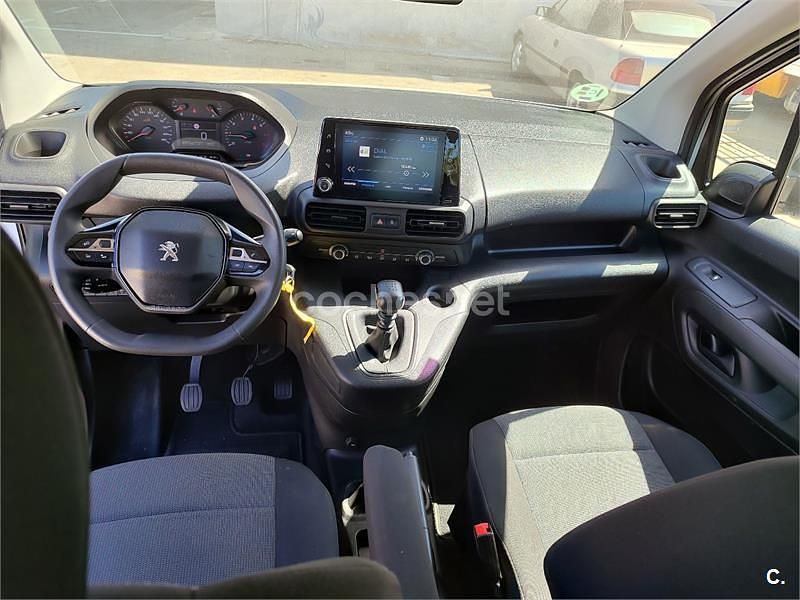 Usado Peugeot Rifter Allure 130 CV (95 kW) 2023 Blanco Monovolumen