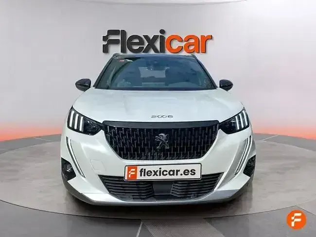 Usado Peugeot 2008 GT 130 CV (95 kW) 2021 Blanco SUV