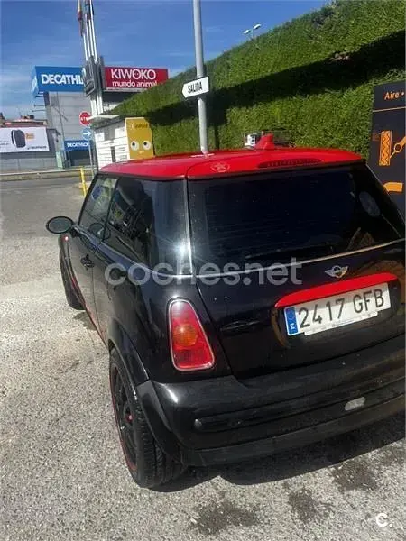 Usado Mini ONE 90 CV (66 kW) 2003 Negro Utilitario