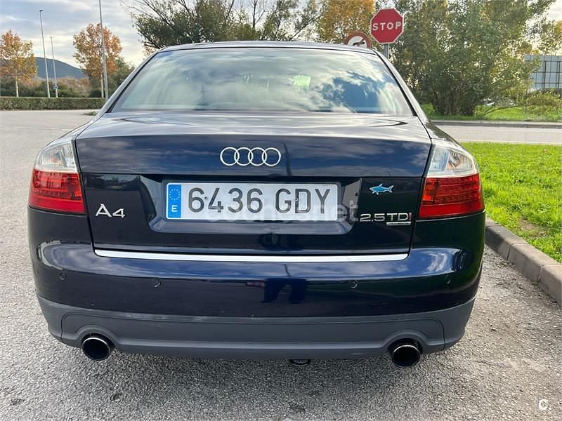 Usado Audi A4 180 CV (132 kW) 2001 Azul Berlina