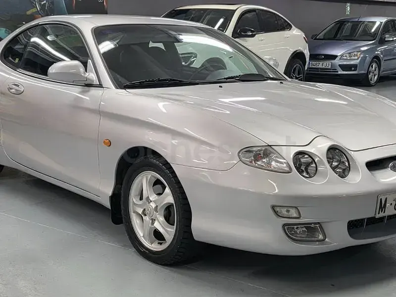 Usado Hyundai Coupé 138 CV (101 kW) 1999 Gris / plata Coupe