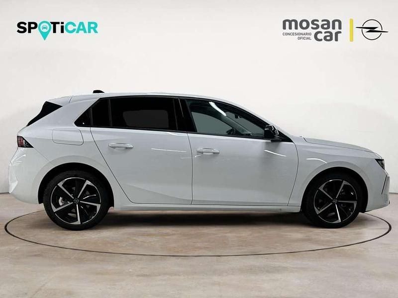 Usado Opel Astra Edition 110 HP (80 kW) 2024 Branco Citadino