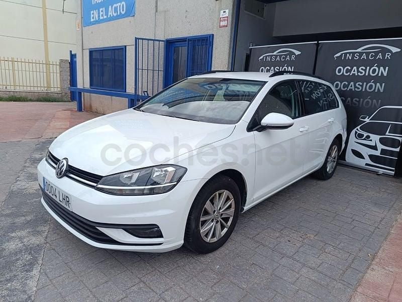 Usado VW Golf VII Advance 115 CV (84 kW) 2020 Blanco Familiar