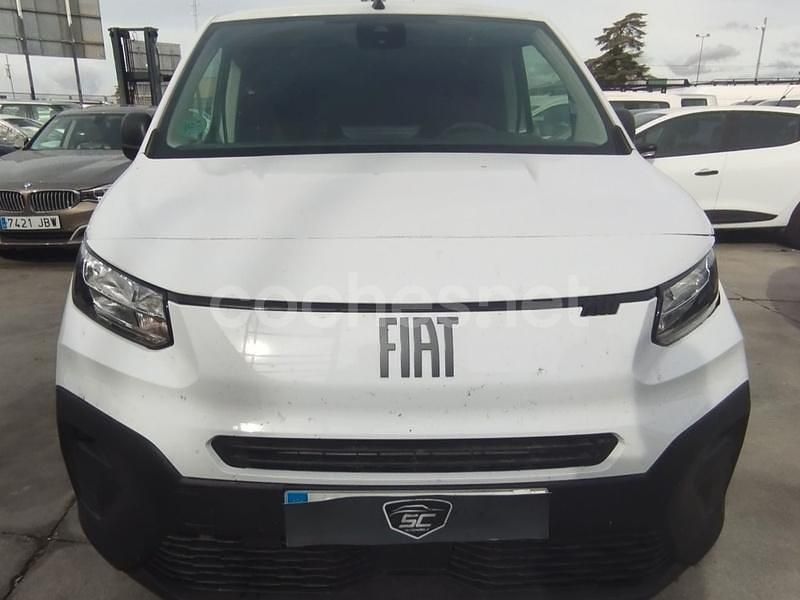 Usado Fiat Doblò 100 CV (73 kW) 2024 Blanco Monovolumen