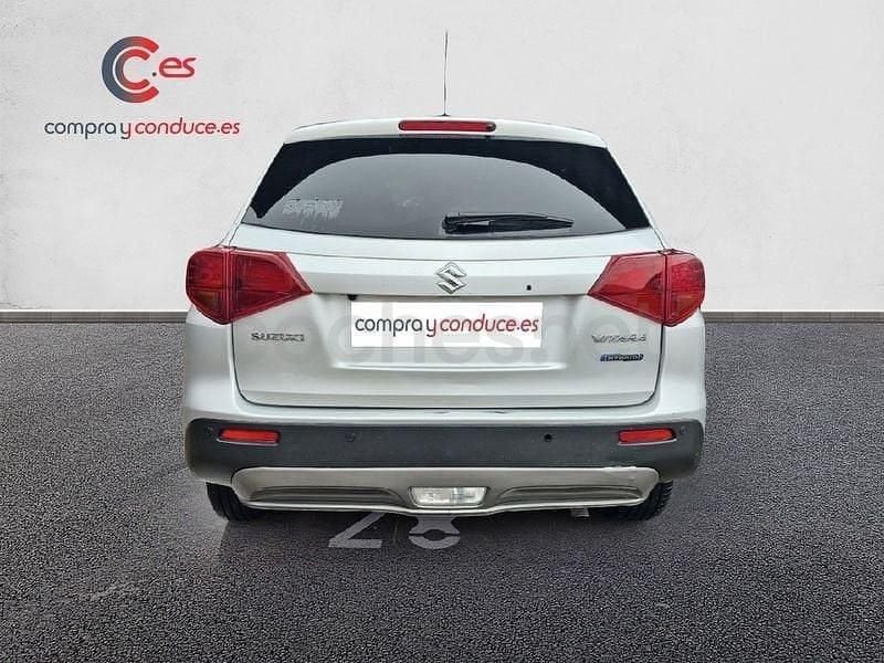 Usado Suzuki Vitara GLX 116 CV (85 kW) 2022 Gris / plata SUV