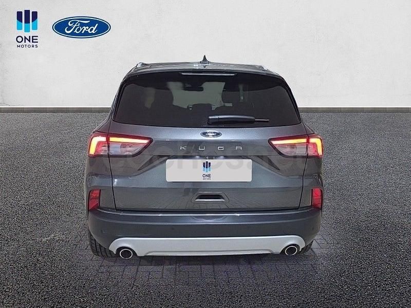 Usado Ford Kuga Titanium 120 CV (88 kW) 2022 Gris / plata SUV