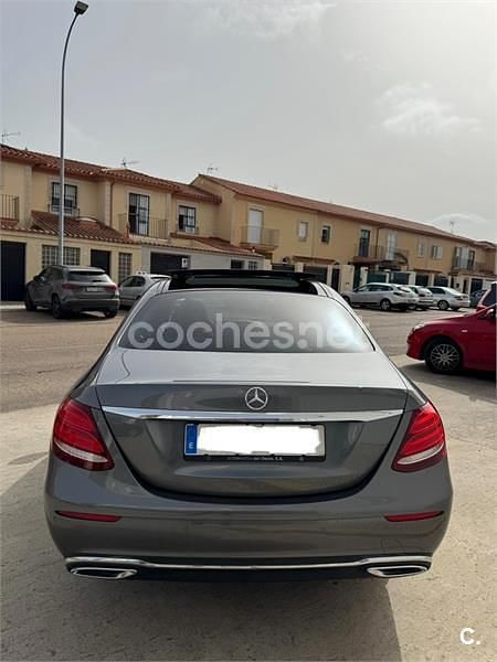 Usado Mercedes E220 194 CV (142 kW) 2016 Gris / plata Berlina