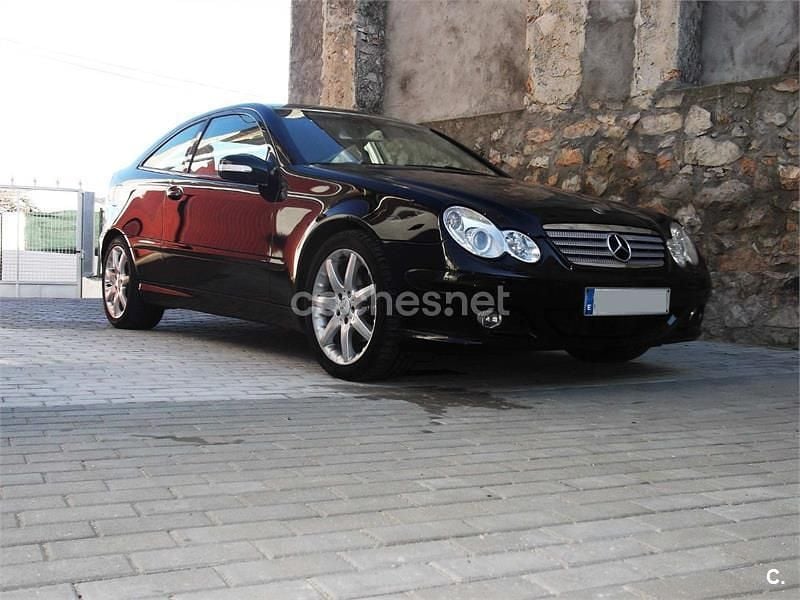 Usado Mercedes C220 150 CV (110 kW) 2007 Negro Berlina