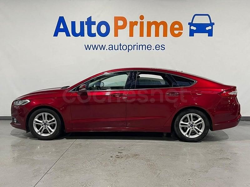 Usado Ford Mondeo Titanium 150 CV (110 kW) 2017 Granate Berlina