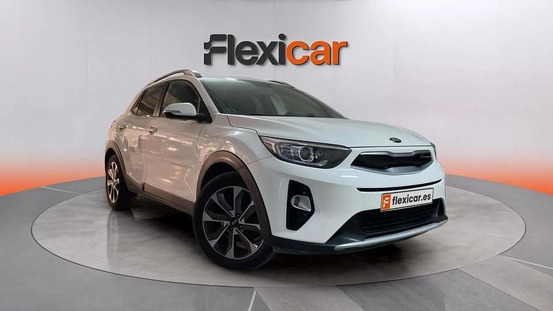 Usado Kia Stonic 120 CV (88 kW) 2018 Blanco SUV