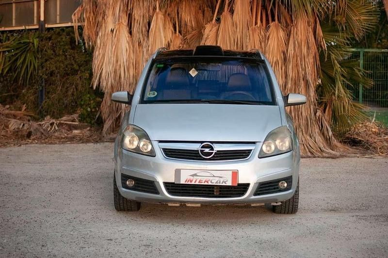 Usado Opel Zafira Enjoy 120 CV (88 kW) 2006 Gris Monovolumen