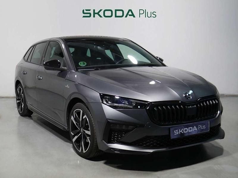Gris Nuevo 2025 Skoda Scala Monte Carlo Utilitario | 26.500 € (Precio justo) - Imagen 1/4