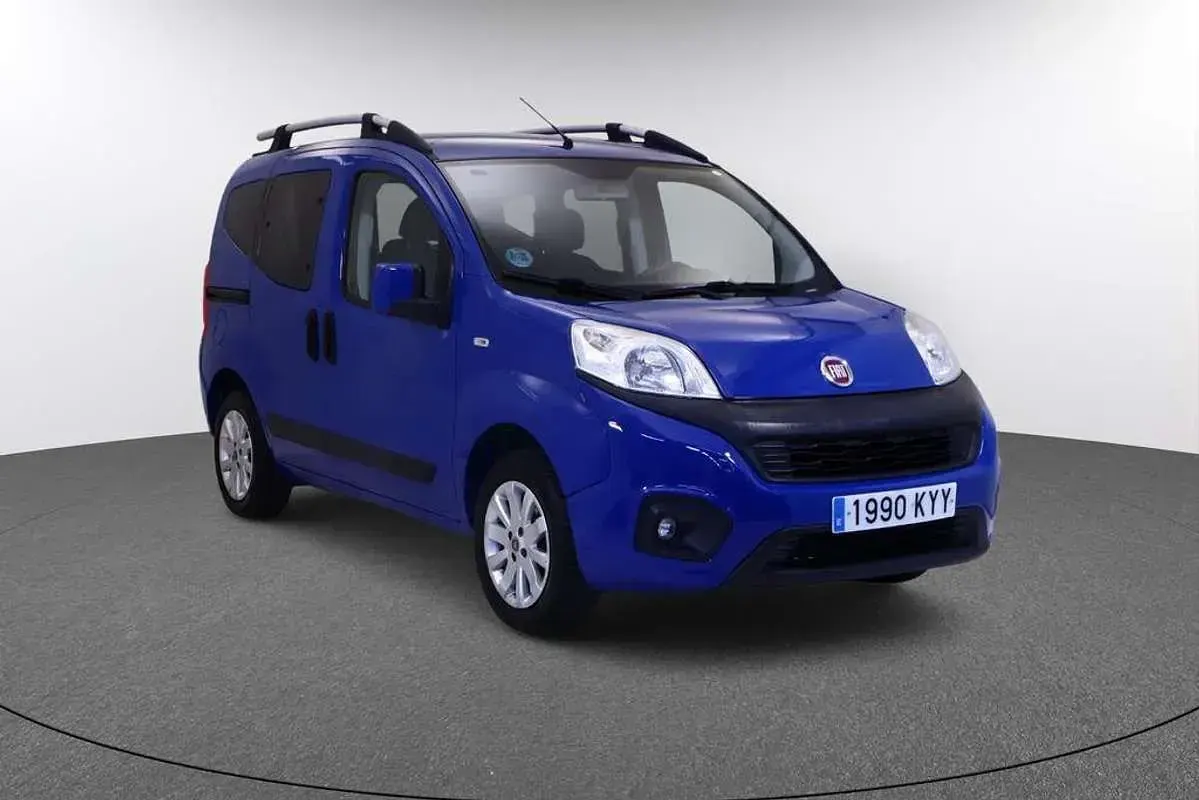 Usado Fiat Qubo Lounge 77 CV (56 kW) 2019 Azul Monovolumen