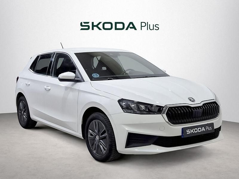 Usado Skoda Fabia 110 CV (80 kW) 2022 Blanco Utilitario
