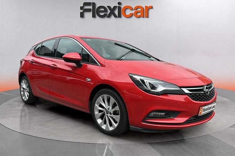 Rojo Usado 2017 Opel Astra Dynamic Berlina | 8990 € (Buen precio) - Imagen 1/4