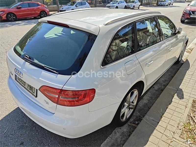 Usado Audi A4 S-Line 136 CV (100 kW) 2012 Blanco Familiar