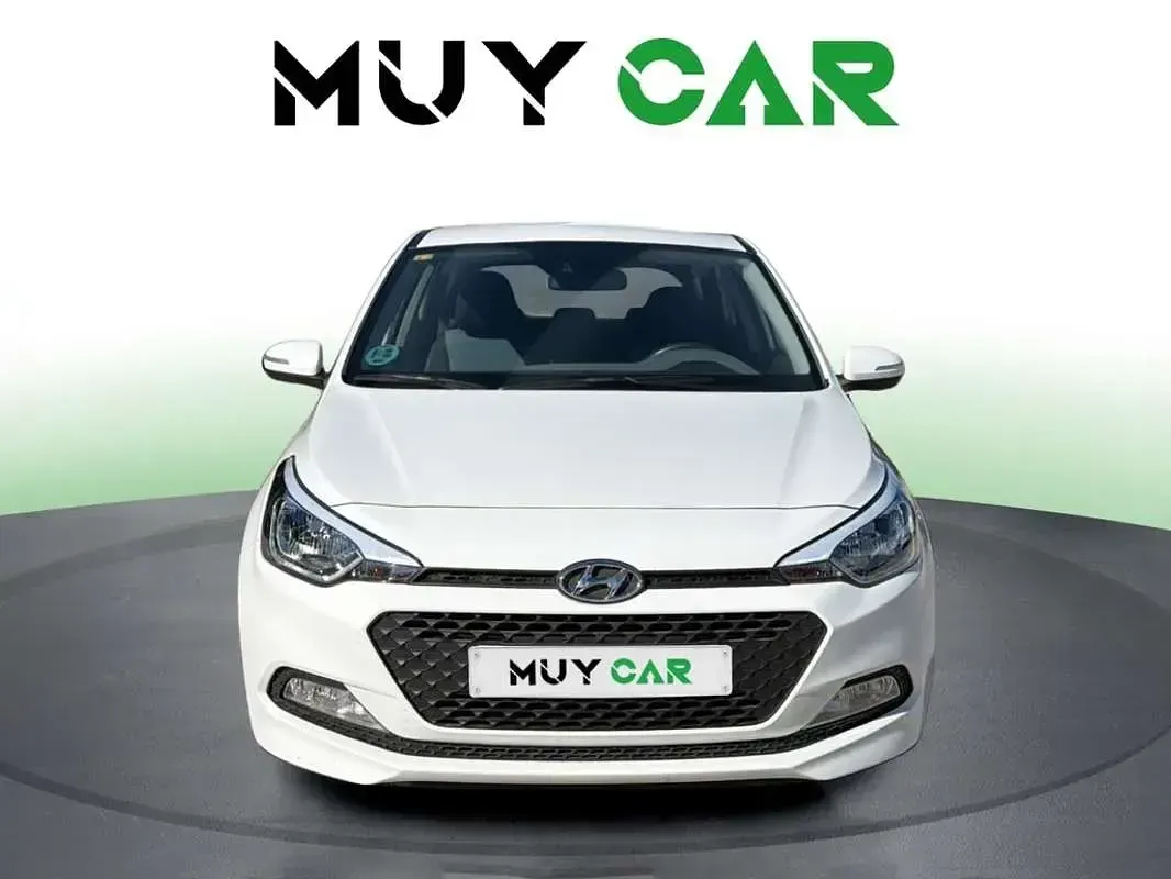 Usado Hyundai i20 90 CV (66 kW) 2018 Blanco Utilitario