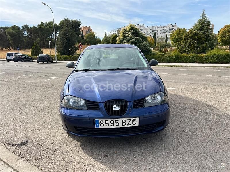 Usado Seat Ibiza Stella 64 CV (47 kW) 2002 Azul Berlina