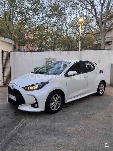 Usado Toyota Yaris 125 CV (91 kW) 2021 Blanco Utilitario