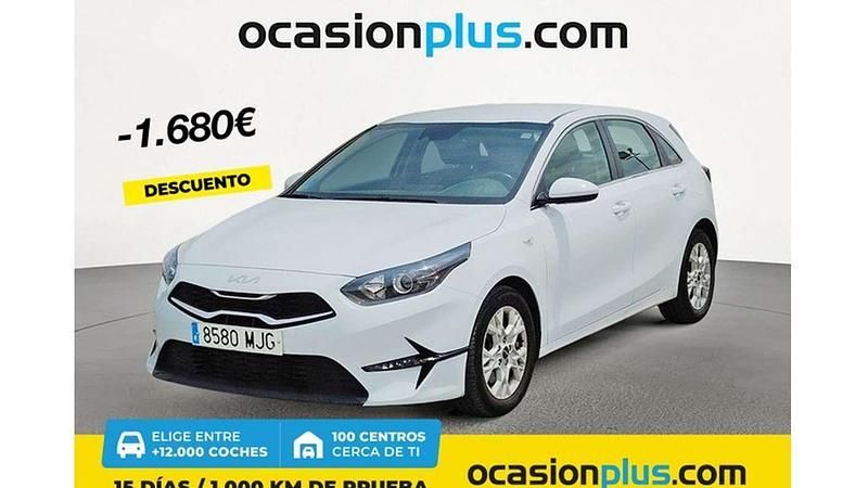 Blanco Usado 2023 Kia Ceed Utilitario | 16.082 € (Buen precio) - Imagen 1/4